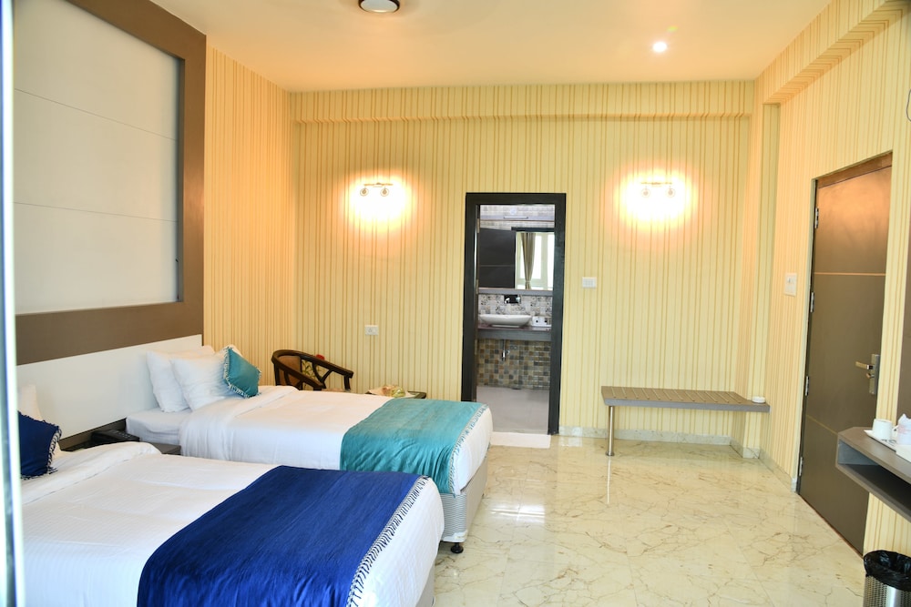 Hotel Jataka Inn 18/38