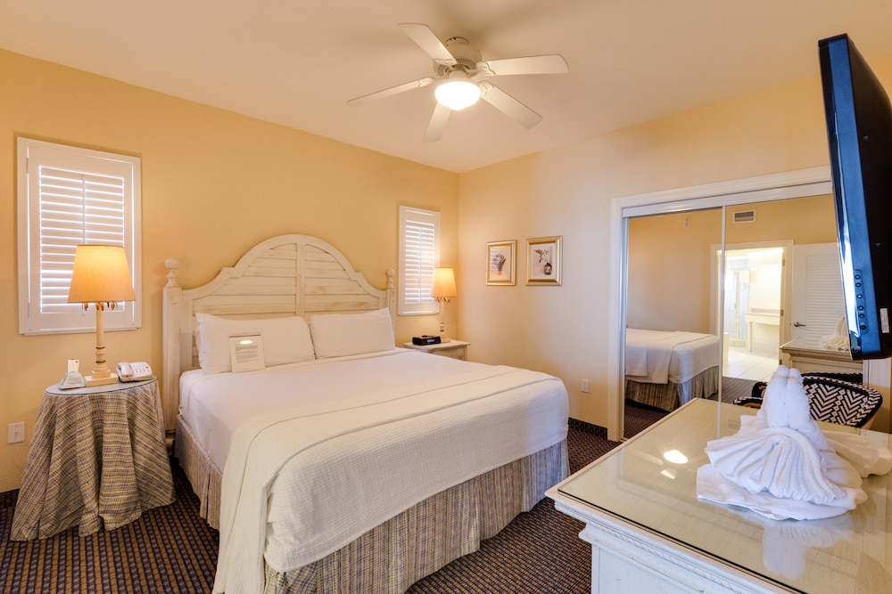 Pink Shell Beach Resort & Marina 16/40