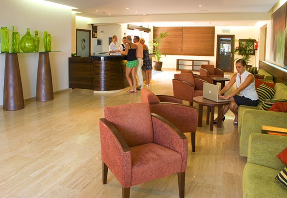 Perla Gris Aparthotel 54/68
