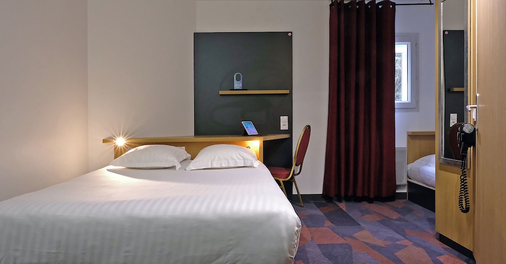 ROOM, TRIPLE