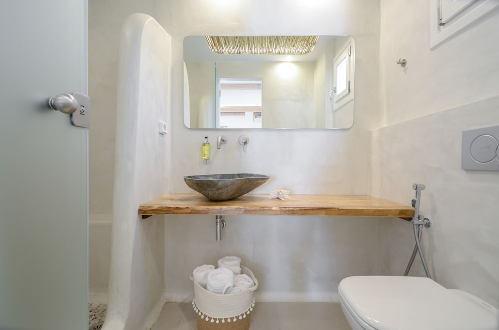 Naxos Nature Suites 36/39