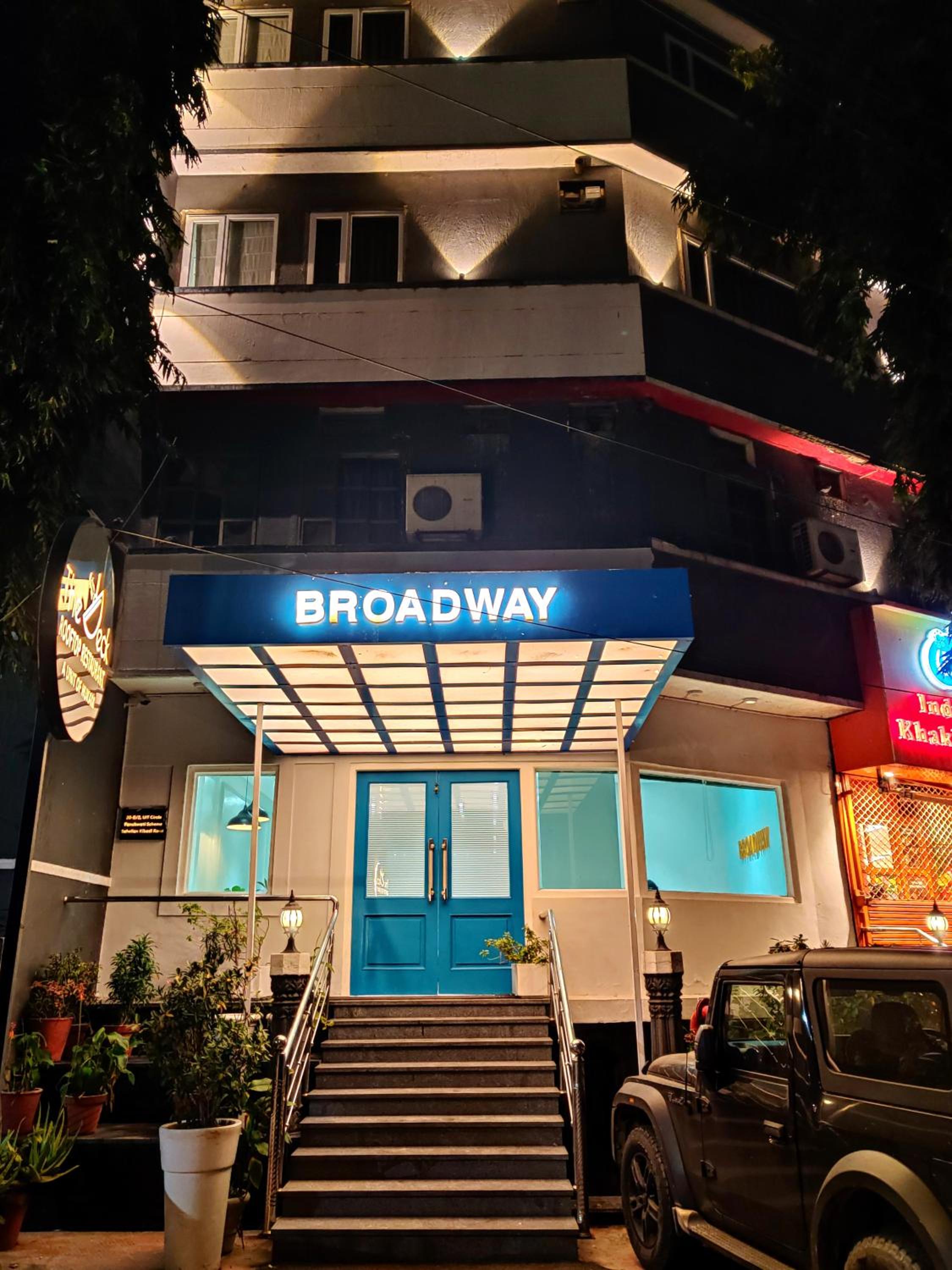 HOTEL BROADWAY photo1