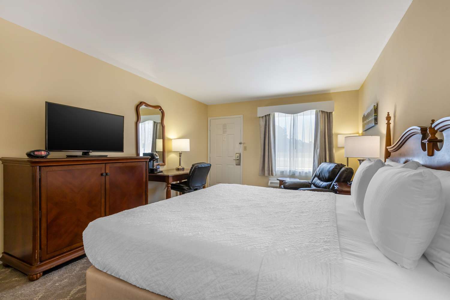 غرفة بسرير كينج لذوي الإعاقة، Best Western Plus Santee Inn 3/4