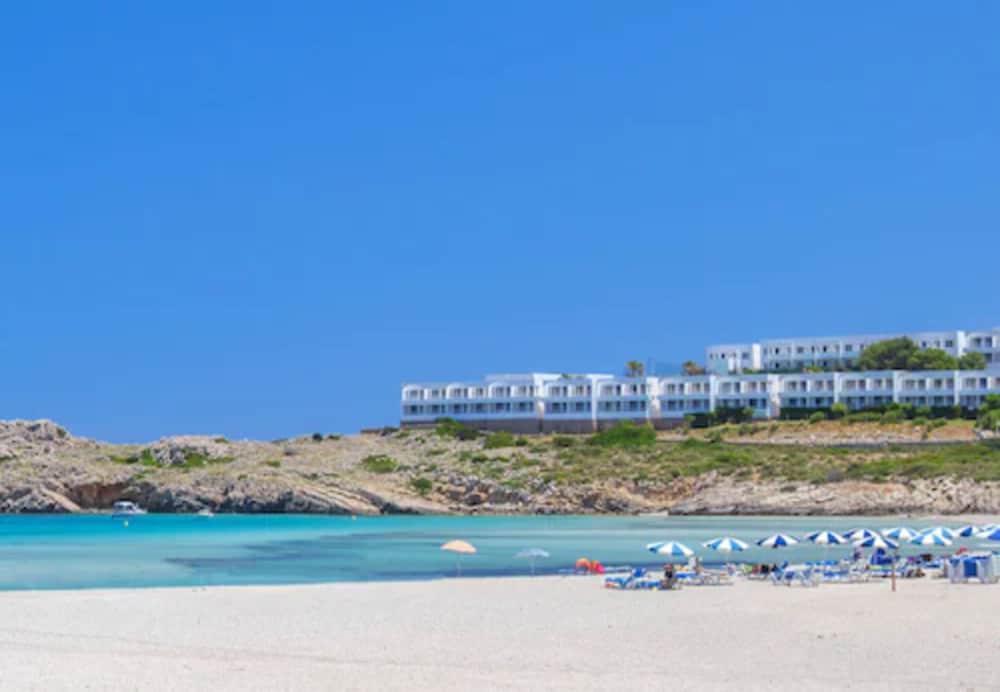 Beach Club Aparthotel 36/40