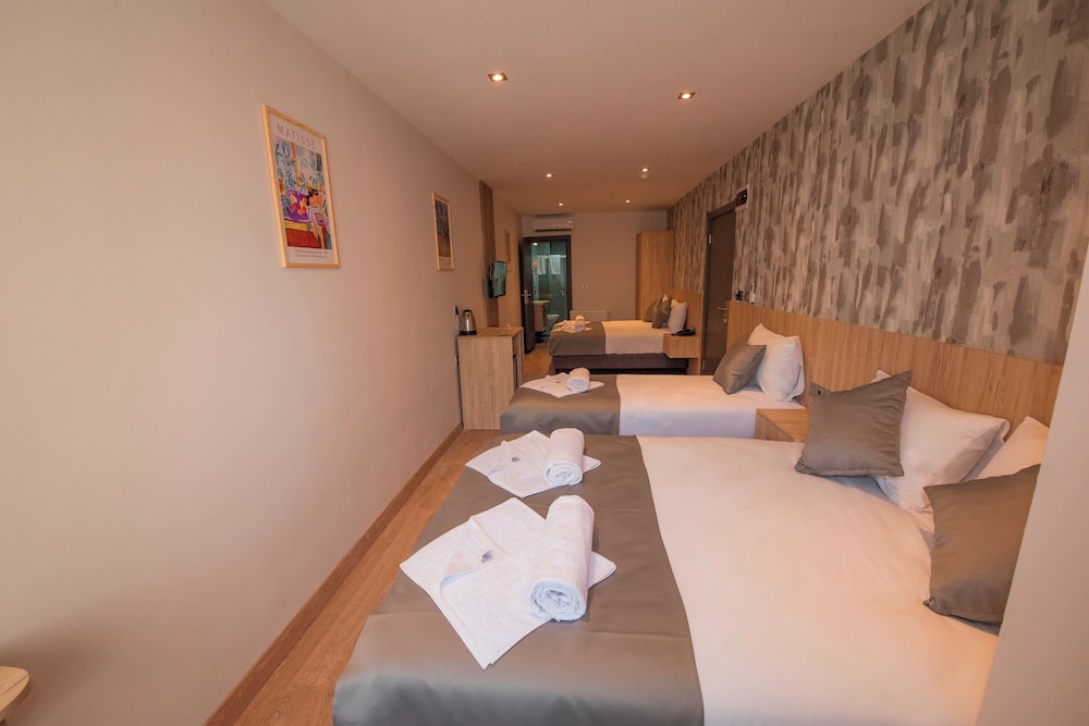 Mahya Hotel 10/25