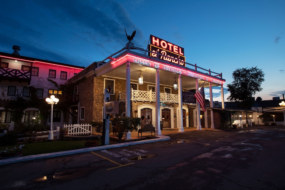 El Rancho Hotel 6/68