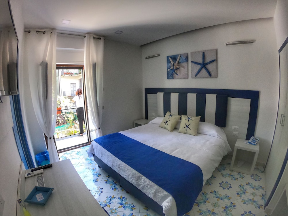 Costa Blu 14/50