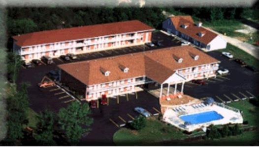 Twelve Oaks Inn 1/30