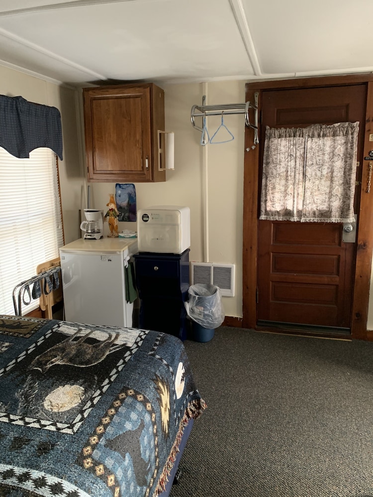 Carroll Motel & Cottages 20/42