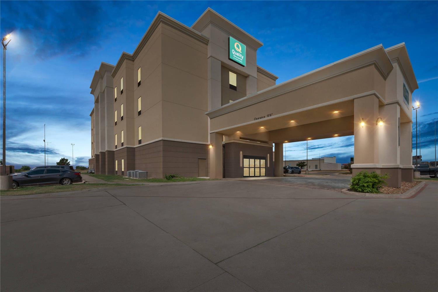 Quality Inn & Suites Pearsall, TX 16/20