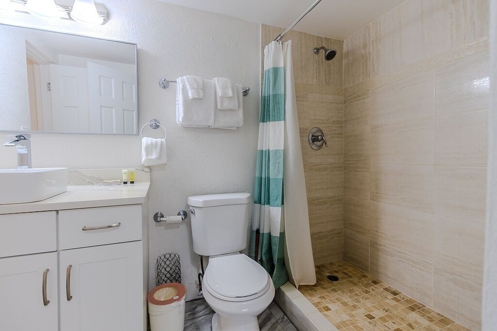 1 Bedroom, Condo, King Bed, Sofa, Point Pleasant Resort 6/10