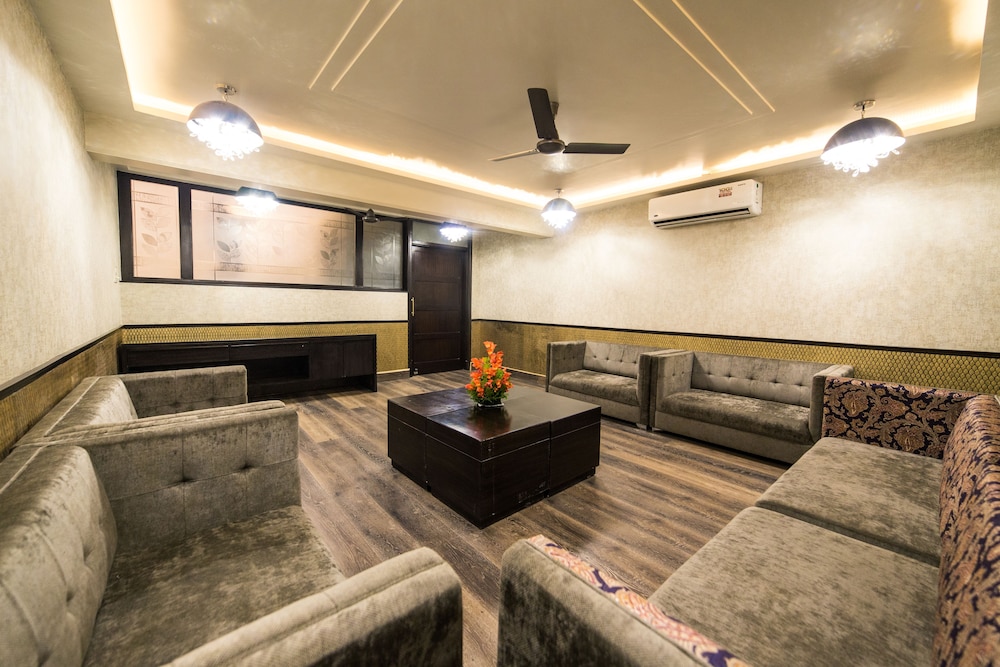 Diamond Hotel 38/57