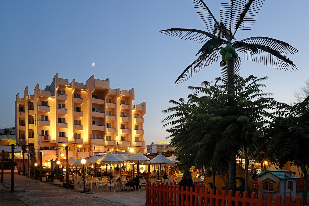 Hotel Life in RIMINI