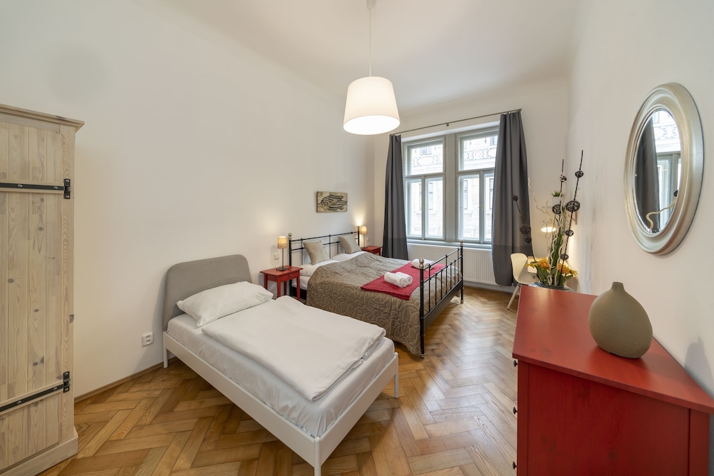 Old Town Aparthotel Michalska 22/75