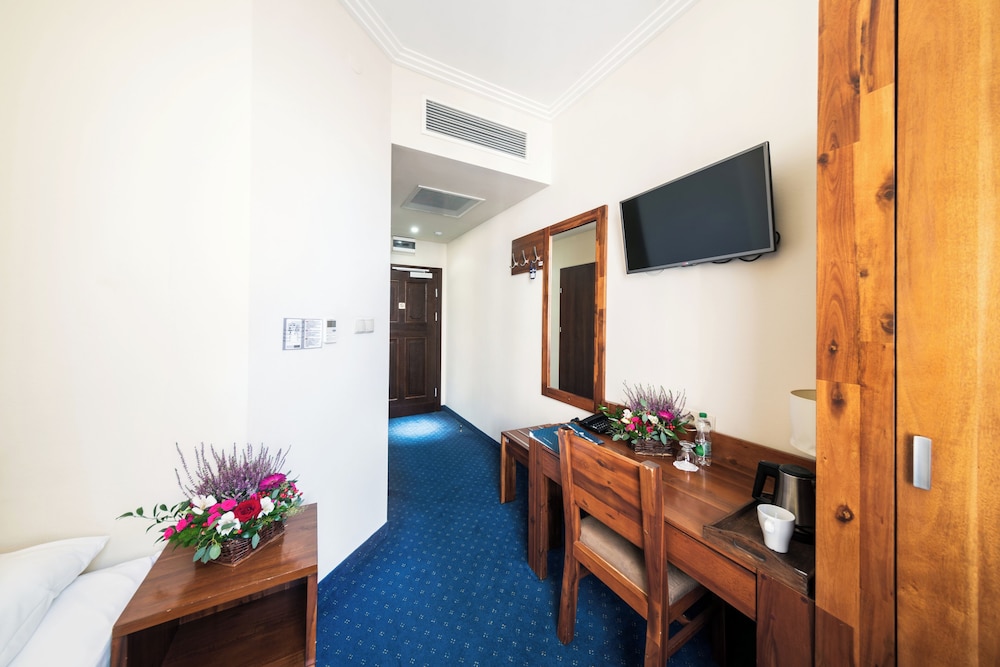 Hotel Piast 28/50