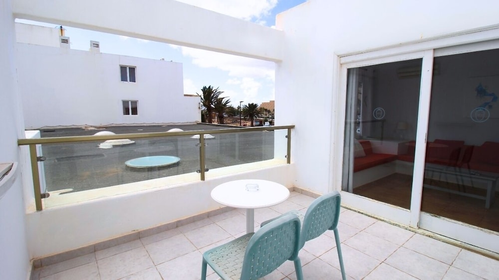 Neptuno Suites - Only Adults 8/50