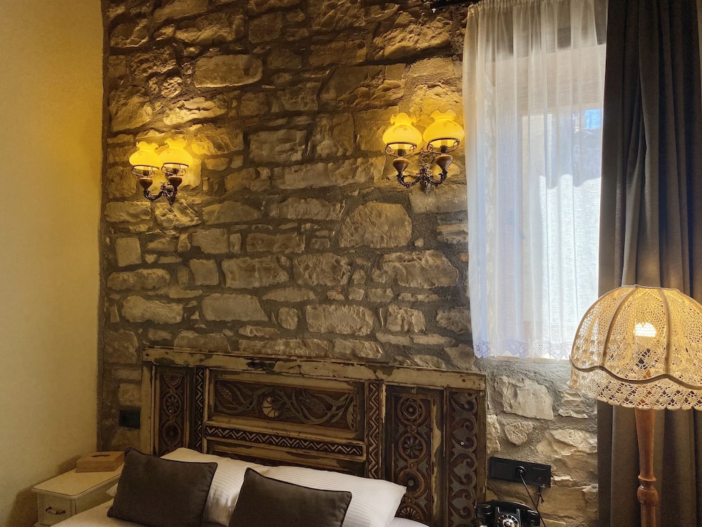 Urla Tas Konak Otel 7/50