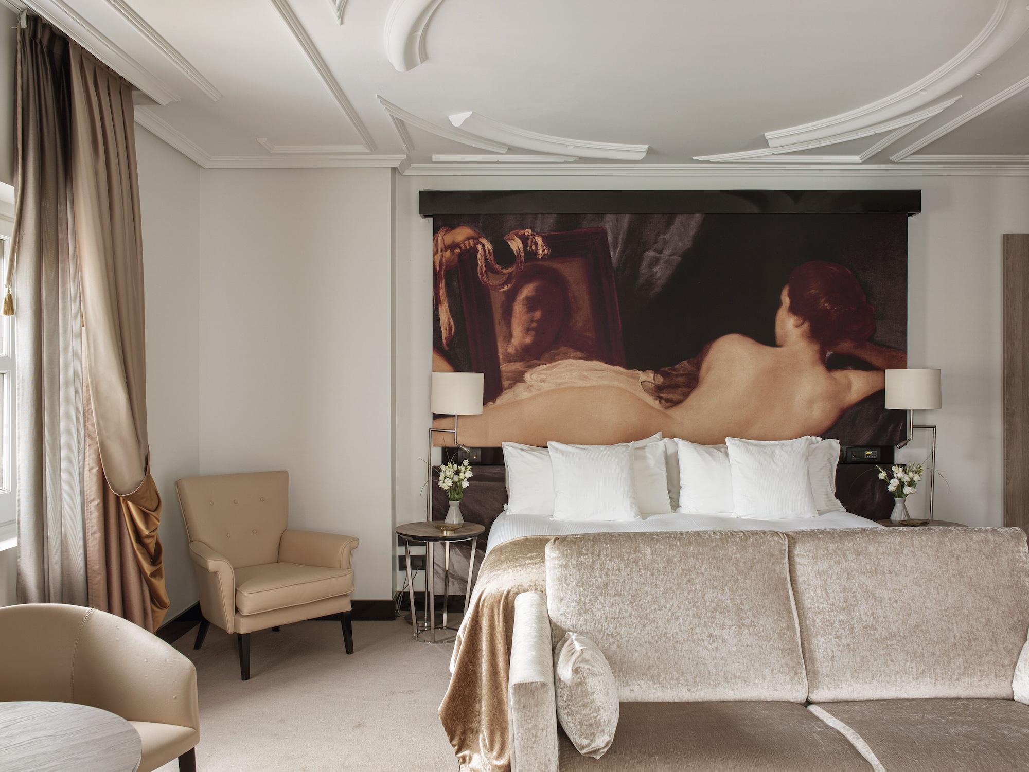 Red Level, Junior Suite, King Bed, Palacio de Los Duques Gran Melia 3/7