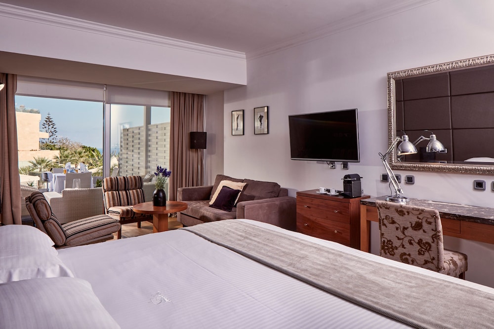 Grecian Park Hotel 23/75