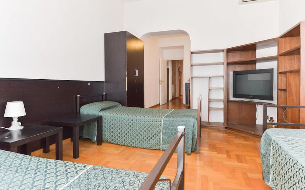 Hostel Beauty 52/64