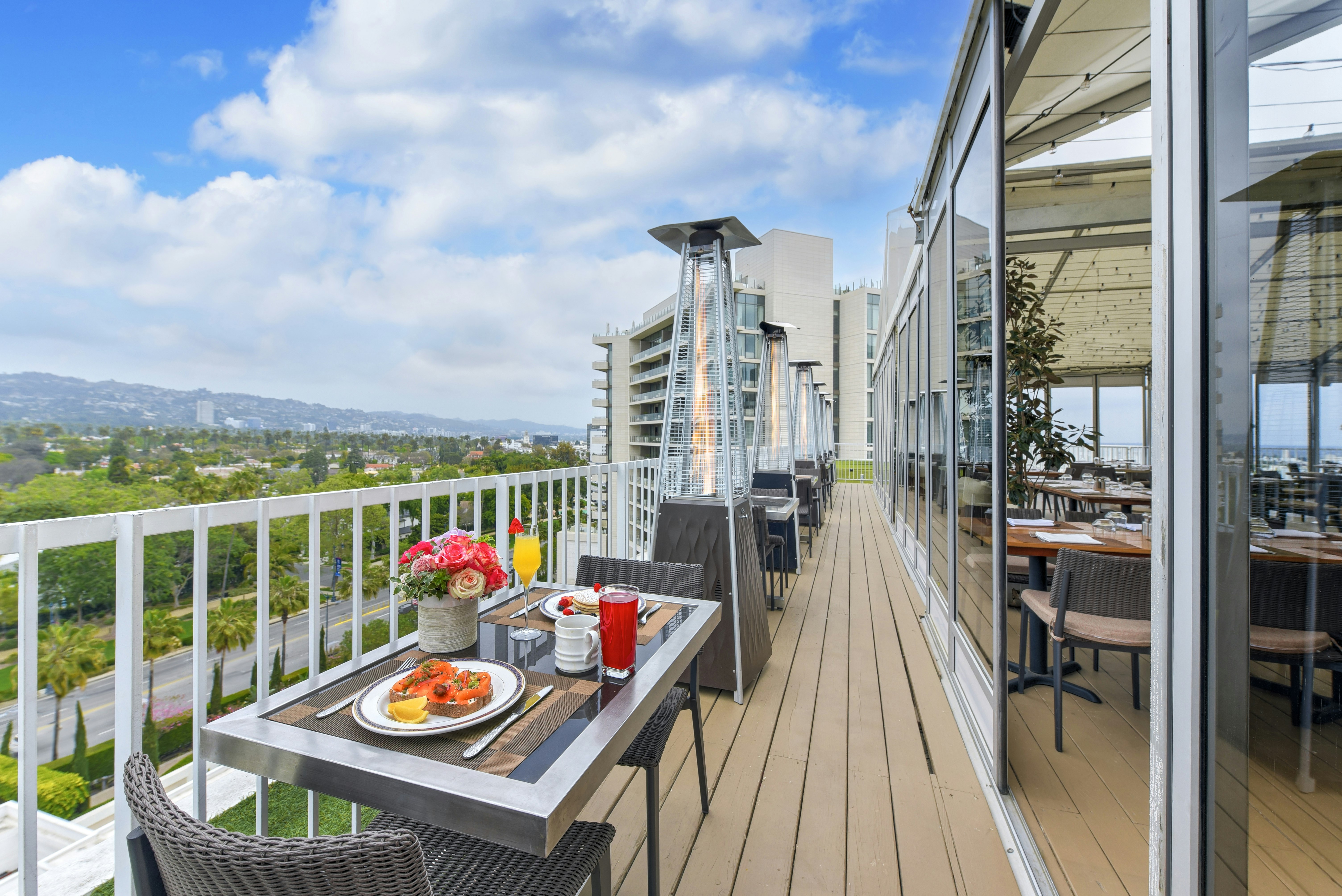 The Beverly Hilton 42/60