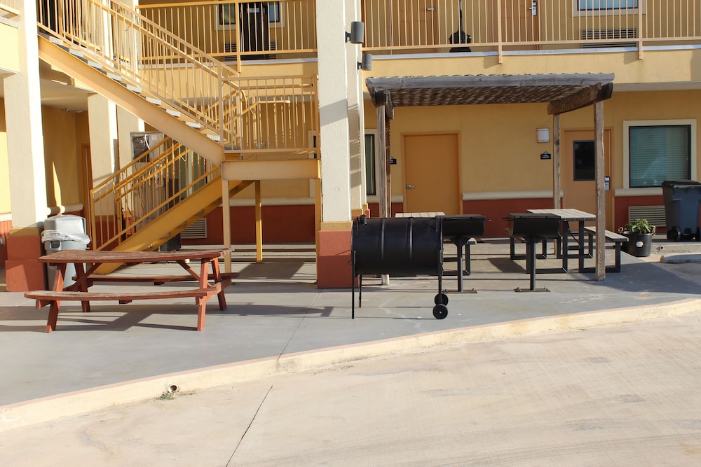 Horizon Inn & Suites 31/36