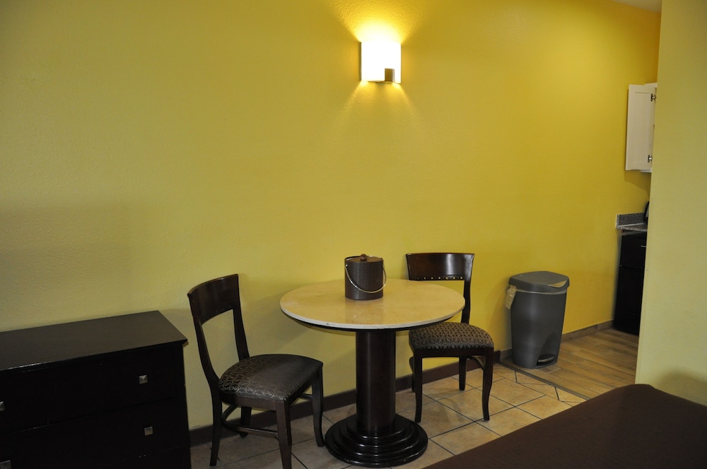 Plantation Suites Conference Center 37/50