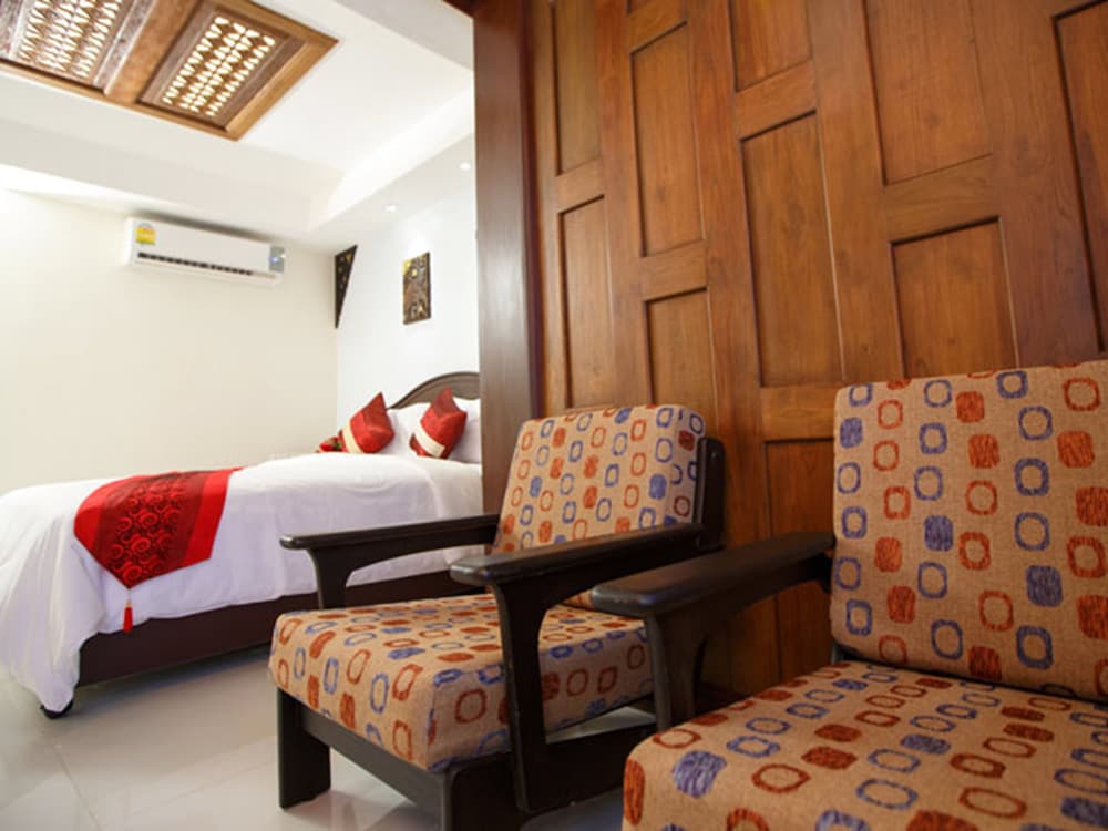 Chang Siam Inn 26/30