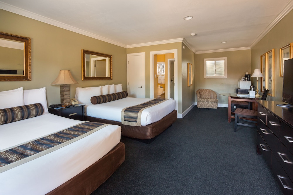 Standard, 2 Queen Beds