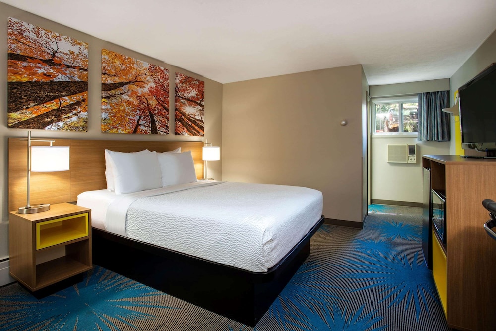 Days Inn by Wyndham Marquette 26/62