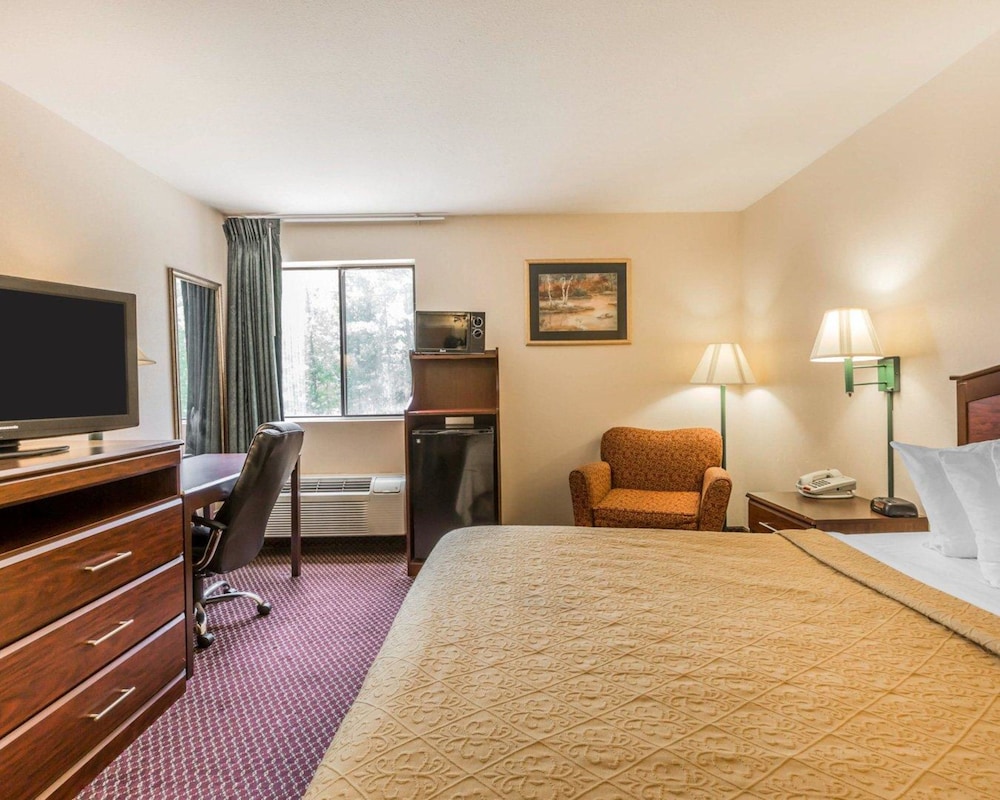 Quality Inn Pell City I-20 exit 158 16/37