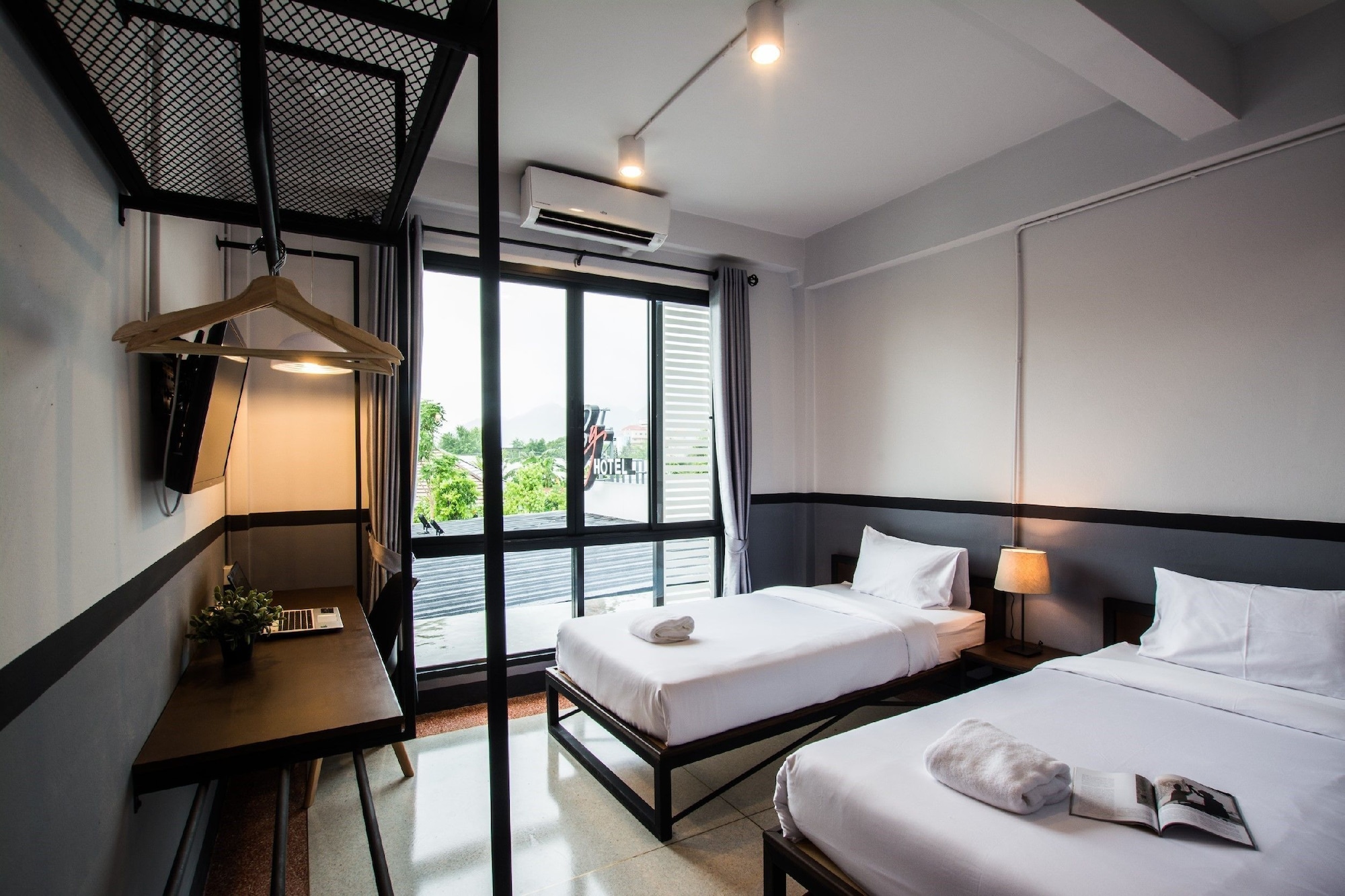 STANDARD, TWIN BEDS