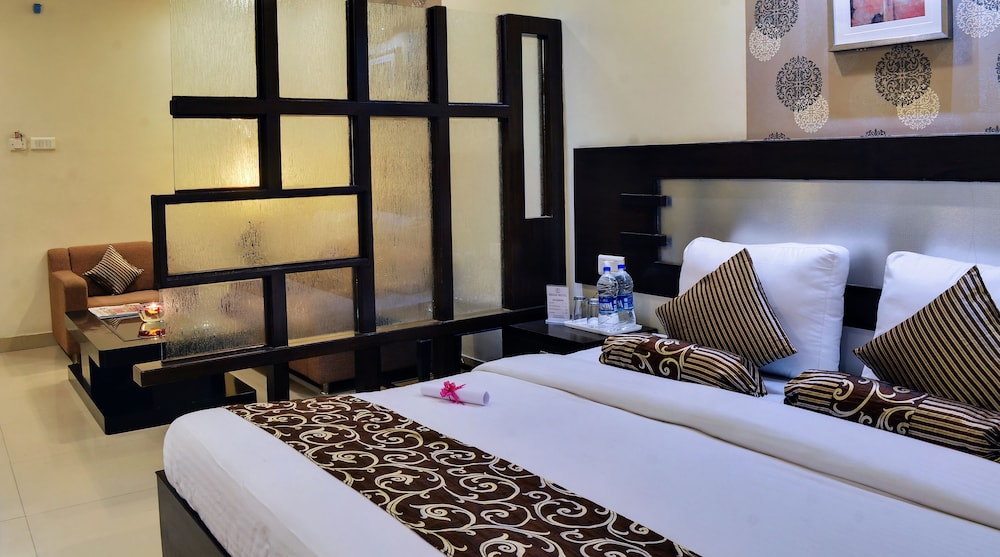 Regal Hotel 26/55