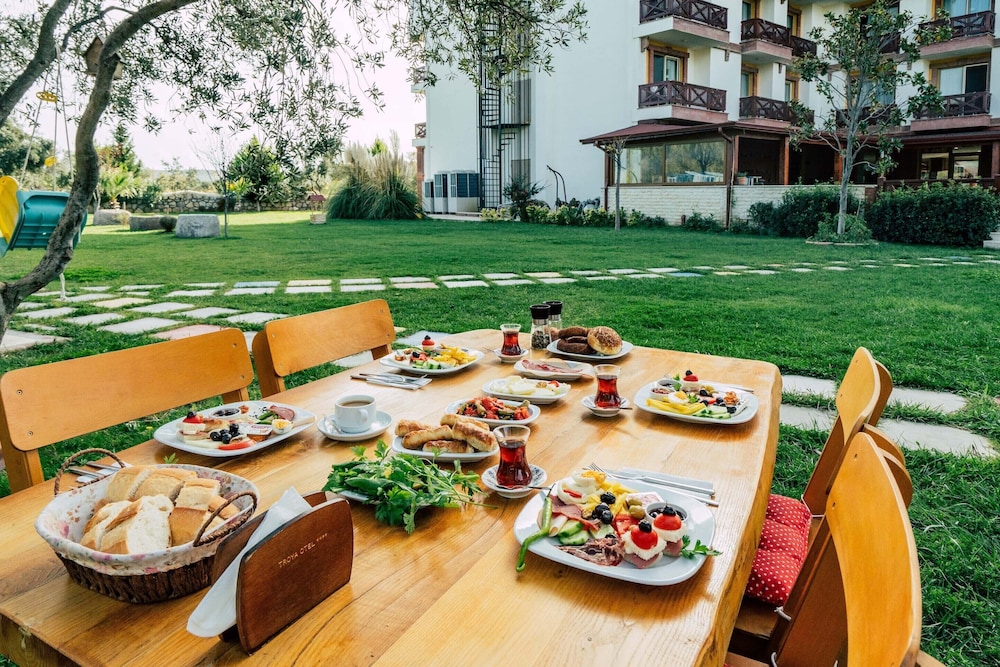 Troya Otel 35/50