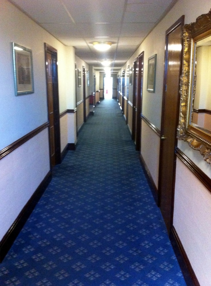Britannia Hampstead Hotel 10/64