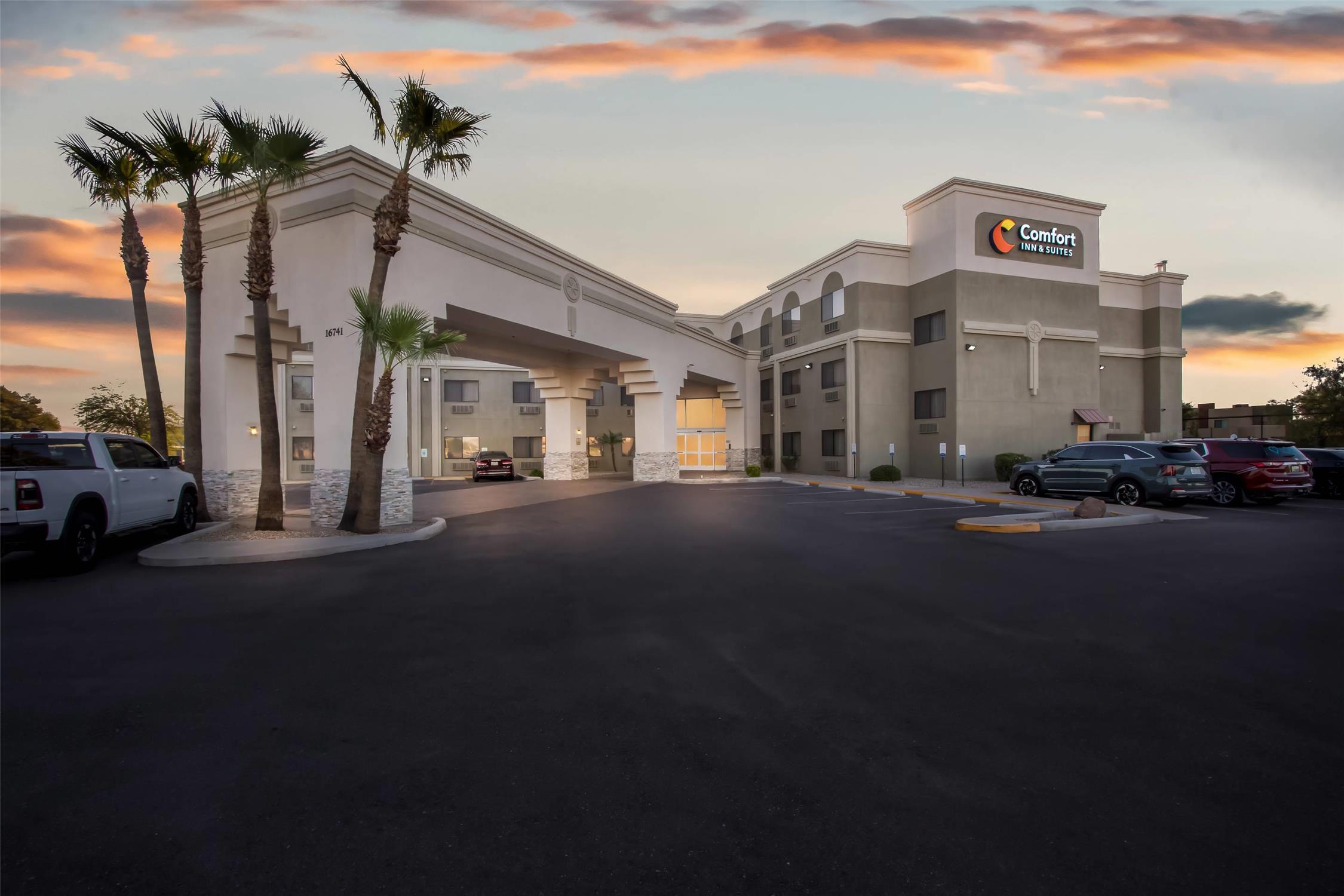 Comfort Inn and Suites Surprise Near Sun City West 52/55