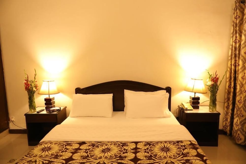 The Mark Suites and Banquet Halls 43/45