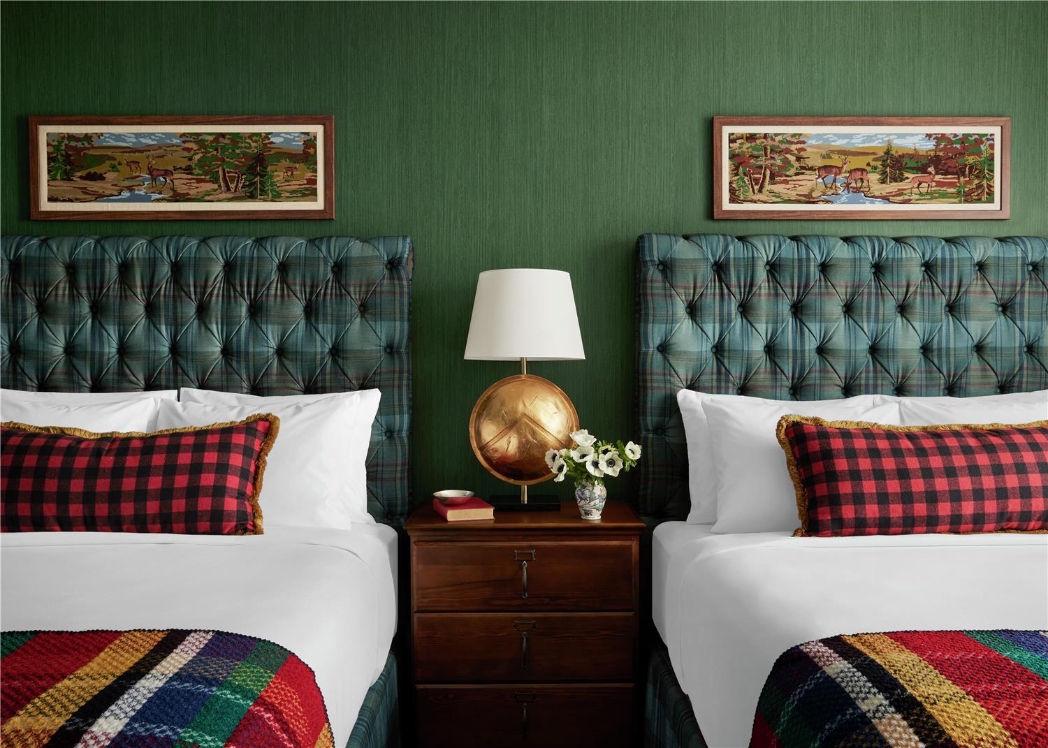 Graduate, 2 Queen Beds