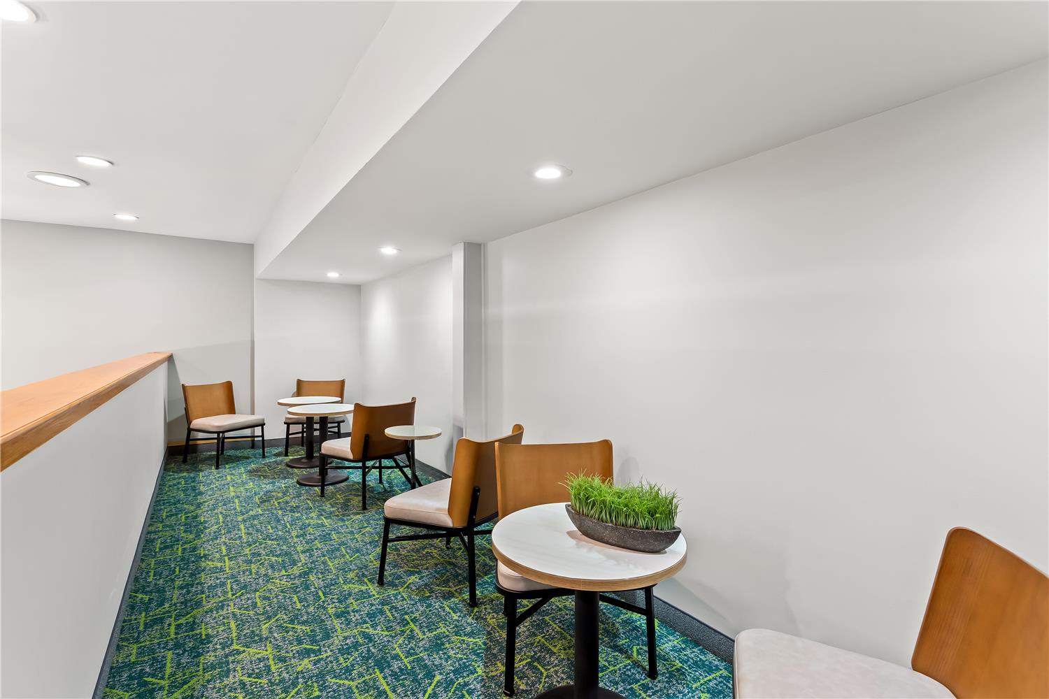 Spark by Hilton Oak Forest 29/48