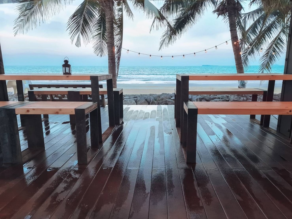 Saphli Villa Beach Resort 71/77