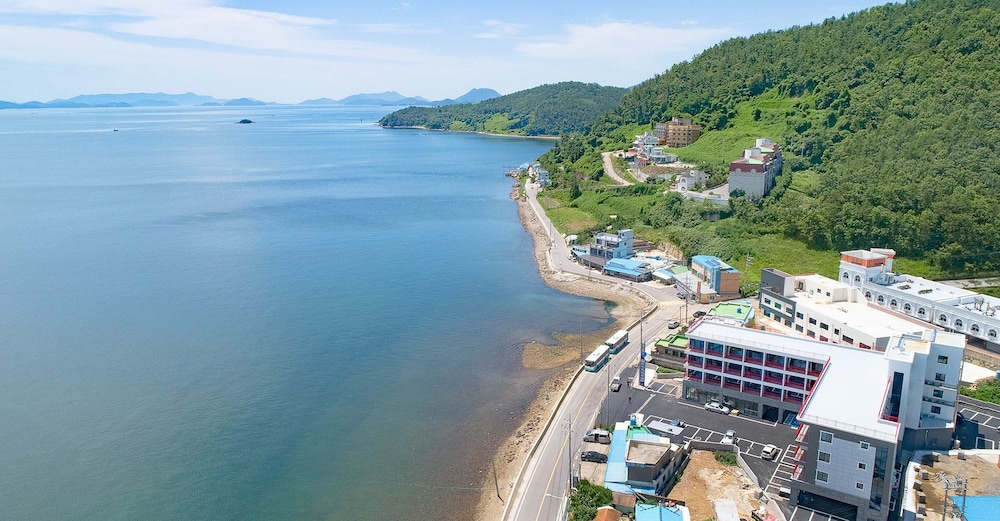 Gold Beach Resort 33/37