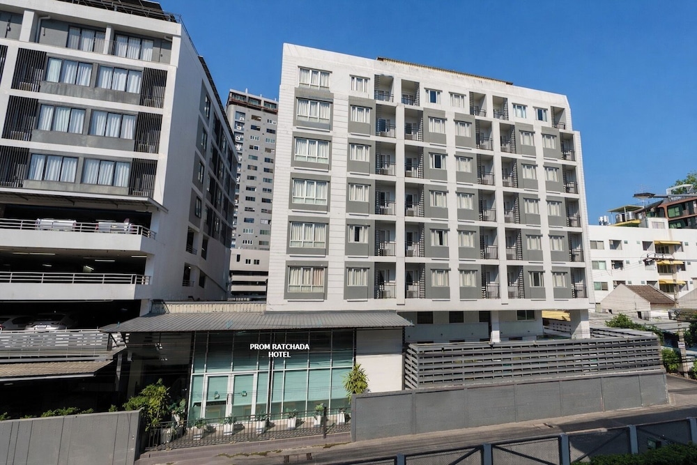 Promratchada Residence Spa 2/49