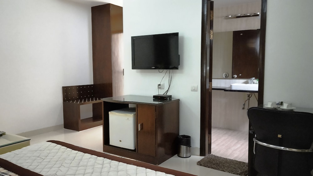 Sohi Residency 47/65