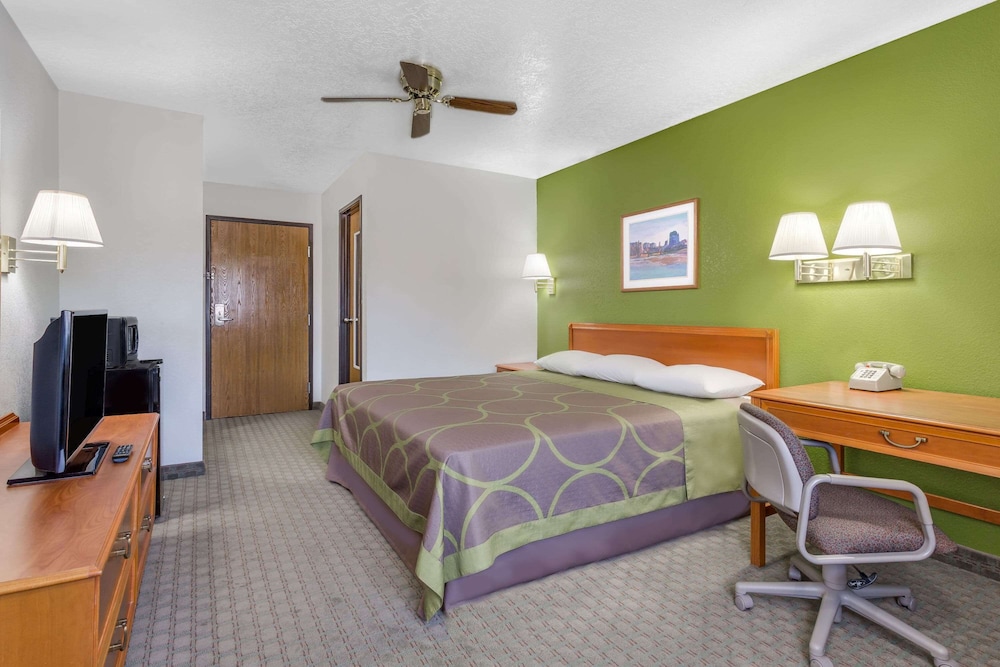 Super 8 by Wyndham Price 11/29