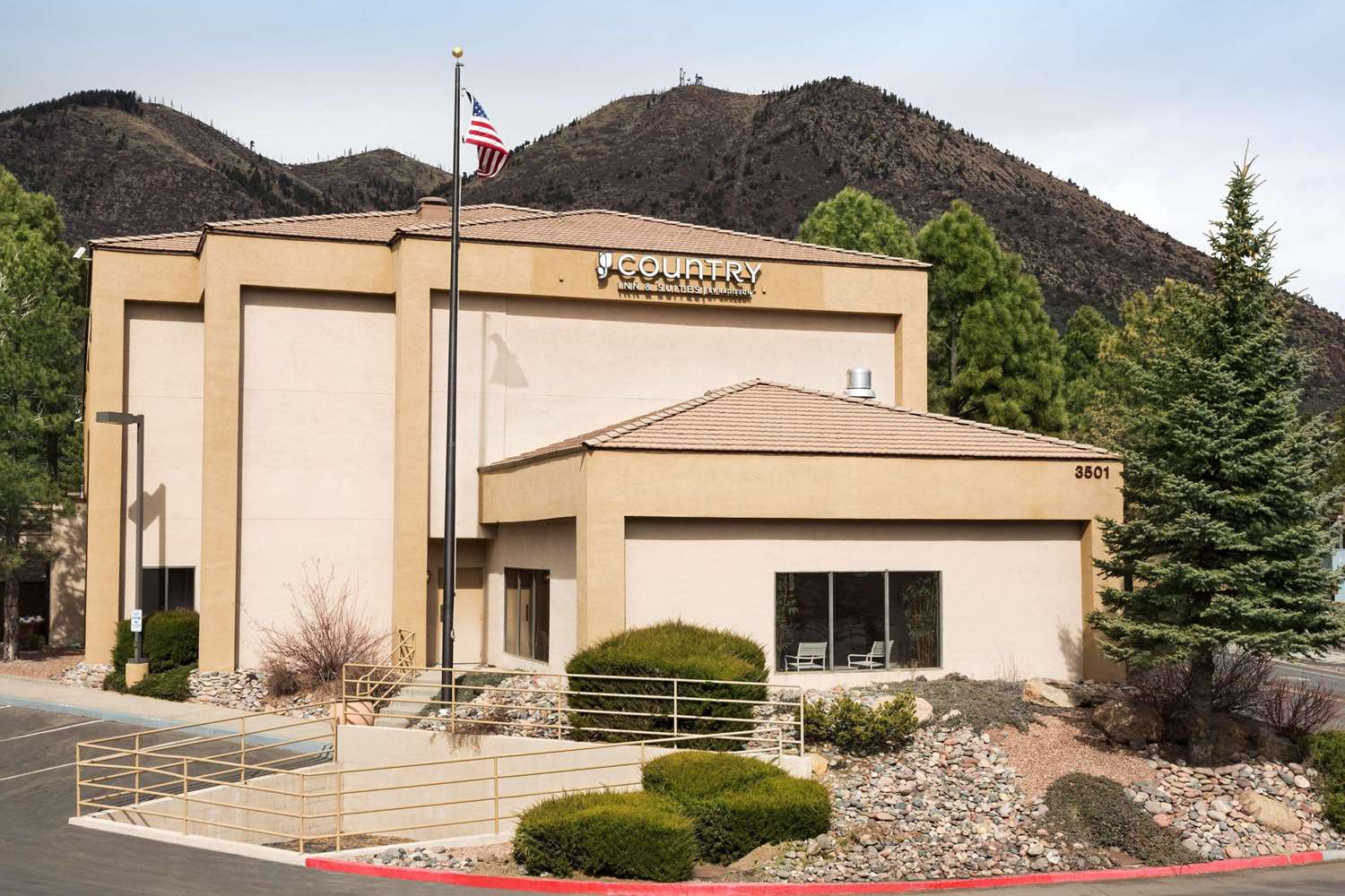 Country Inn & Suites by Radisson - Flagstaff East Route 66 1/28