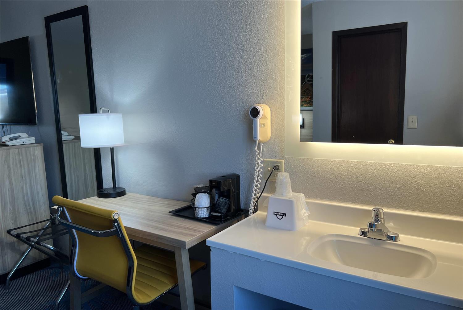 Days Inn by Wyndham Jamestown 34/37