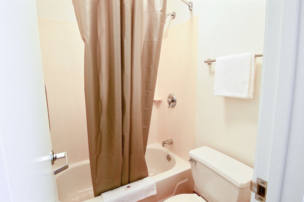 Motel6 Nashua, NH - South 10/55