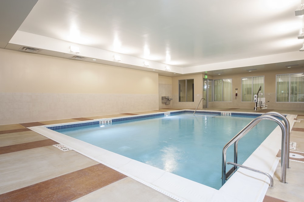 Hyatt Place Champaign-Urbana 38/58