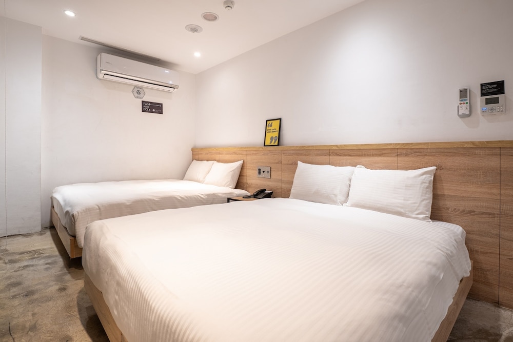 CHASE WALKER HOTEL 30/70