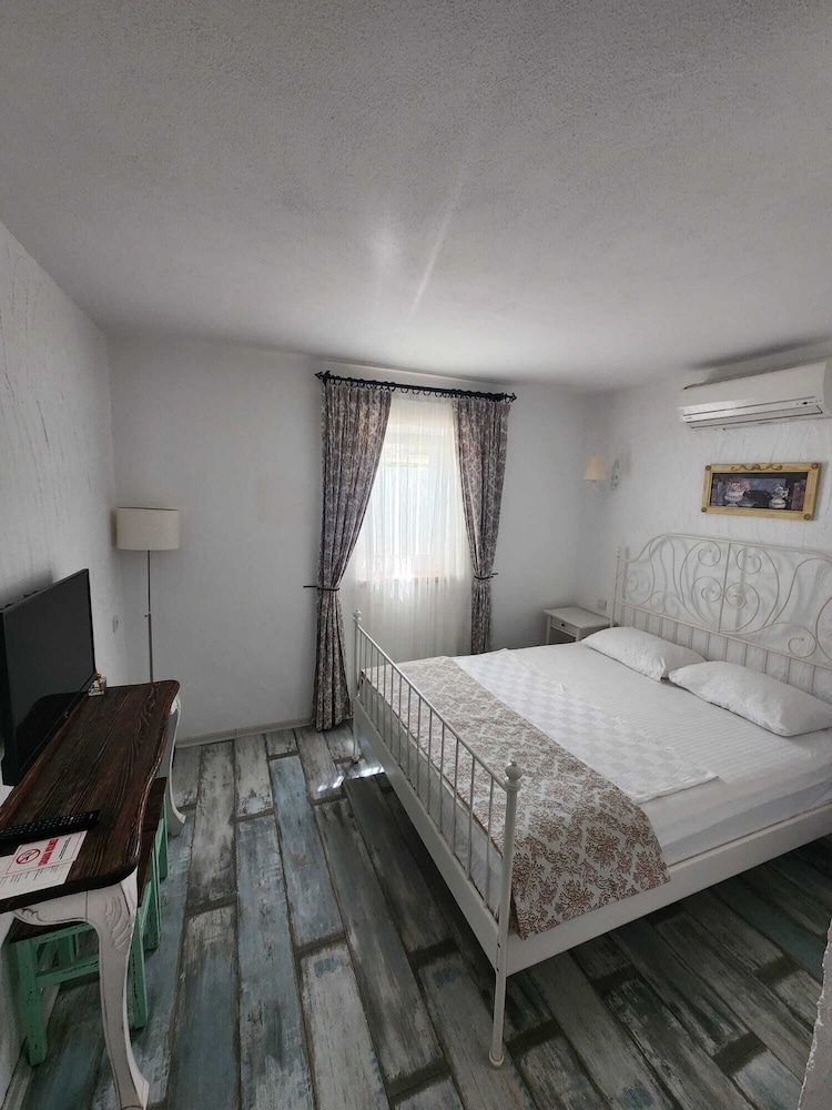Tarcin Alacati Otel - Adults Only 18/48